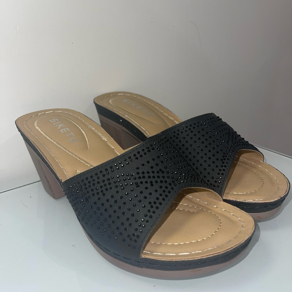 SIKETU RHINESTONE BLOCK HEEL SANDALS